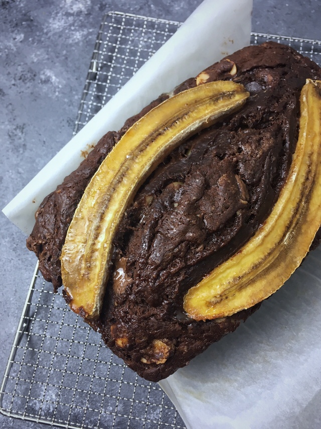 Chocolate Banana Bread with salted Macadamia - Mint & Oh La La - mintandohlala.com